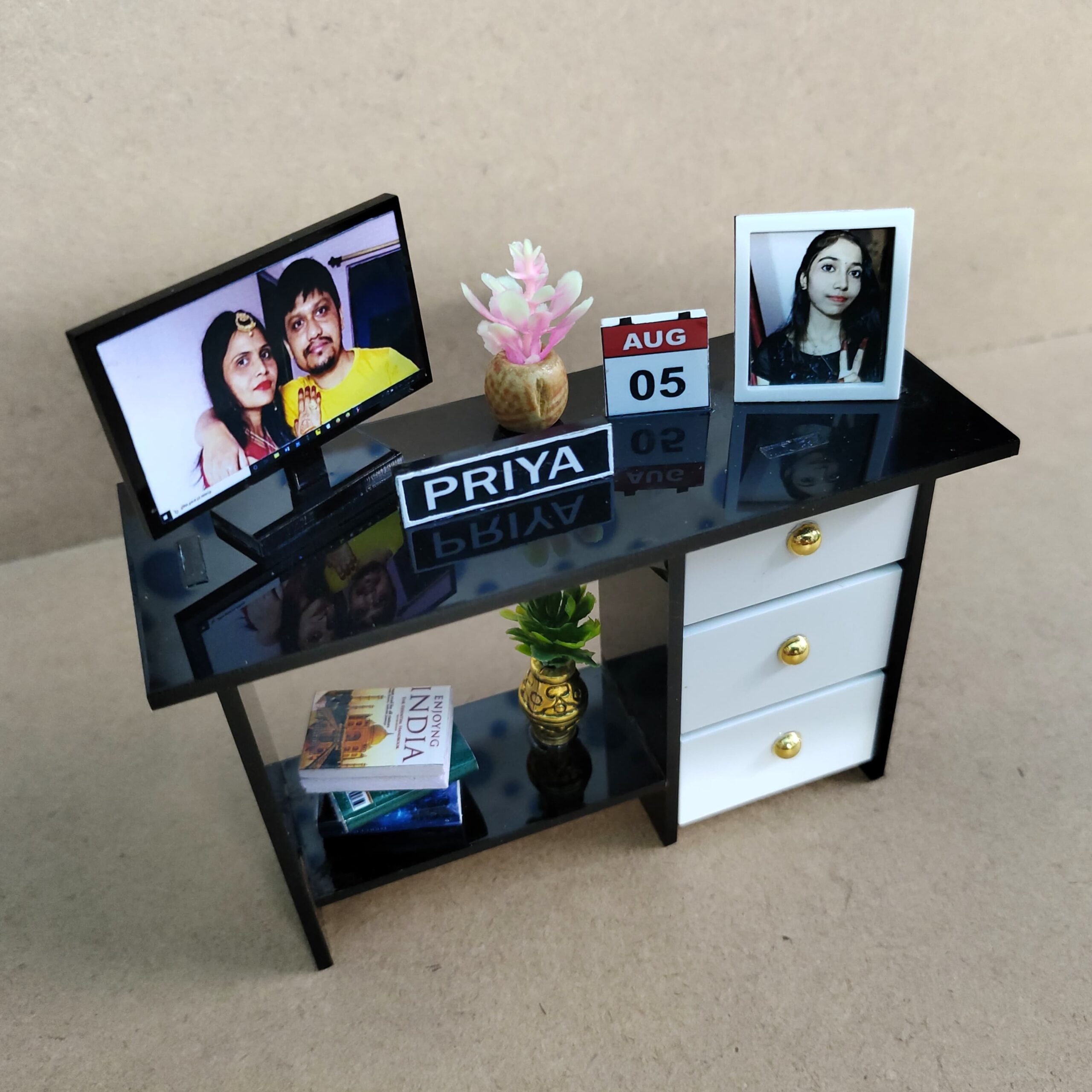 Miniature box frame - Personalised miniature Gifts 3D with light %count(title) - personalised miniature gifts, 3d miniature personalized, customised miniature ,customized 3d miniature near me, miniature box with lights, gift for girls, customised photo frames
