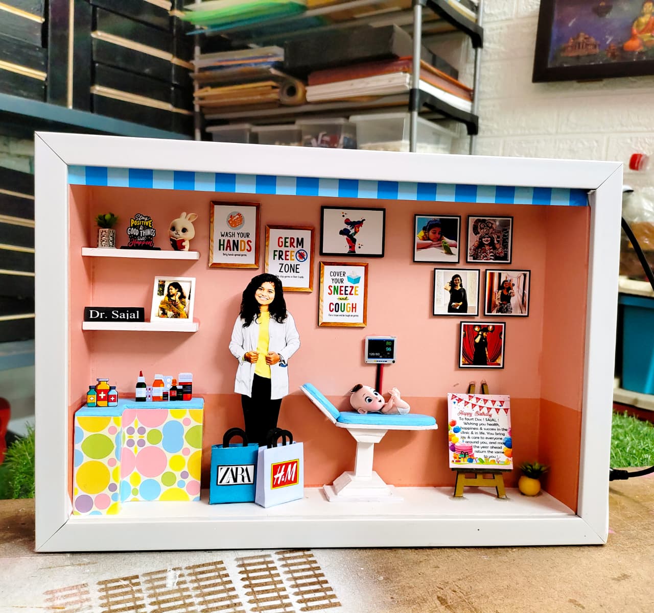 Miniature box frame - Personalised miniature Gifts 3D with light %count(title) - miniature frame shadow box craft planet 2